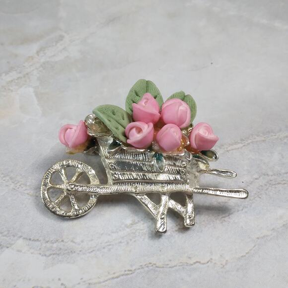 Silver Tone Wheel Barrow full of Pink Roses Brooch Pin, Vintage Spring Accessory - Picture 1 of 9